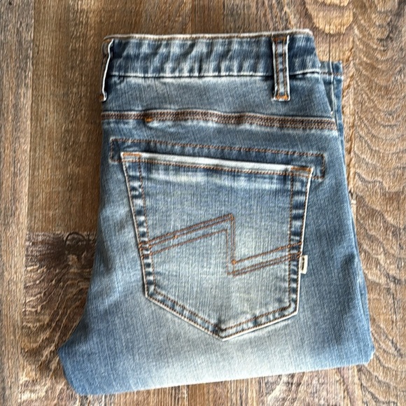 Nile | Jeans - Picture 1 of 8
